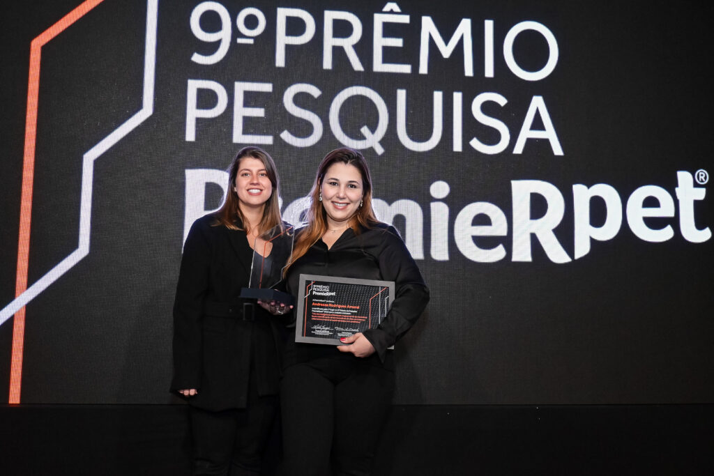 Ganhadora do 9° Prêmio de Pesquisa PremieRpet, Andressa Amaral