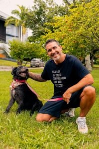 Cão Marieta e seu padrinho André Marques